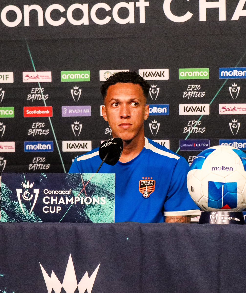 CibaoFC's tweet image. ¡Completada la rueda de prensa previa al partido de mañana! 

“Venir a un Estadio como el Akron a jugar un partido con un equipo como Chivas es un sueño, los futbolistas viven para momentos como este” - Jean Carlos López