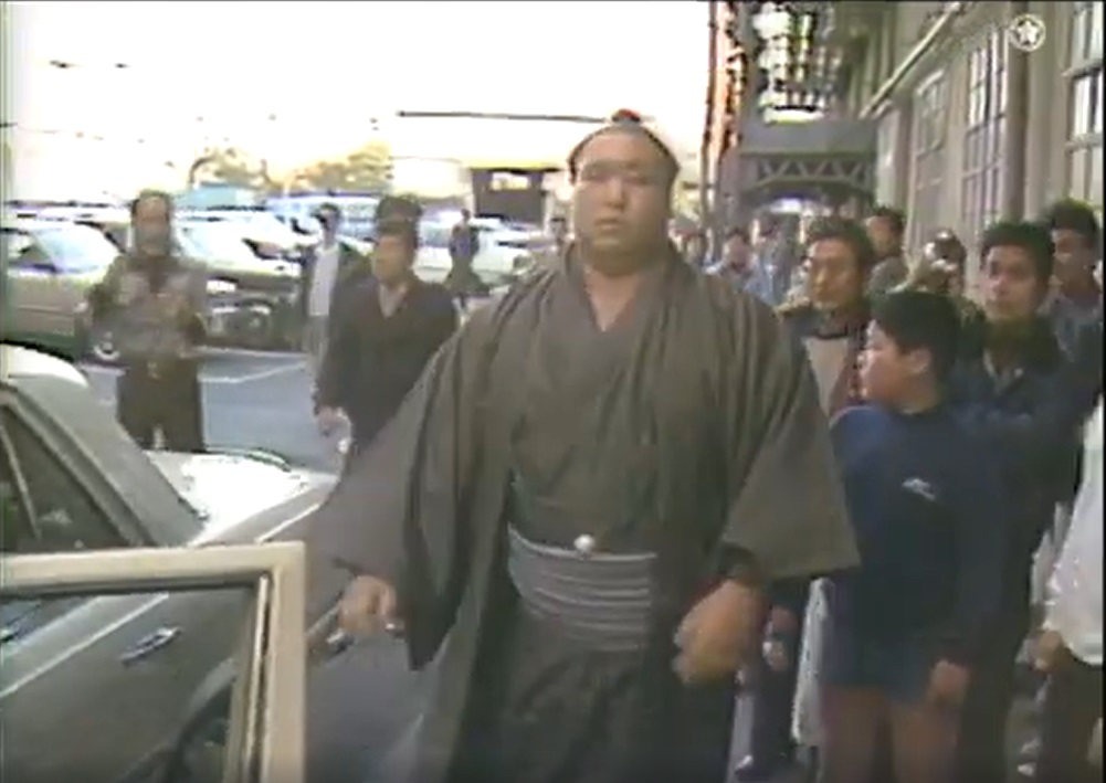 霧島千代の富士北の湖隆の里と伊之助の額 霧島千代の富士北の湖隆の里と伊之助の額 昭和58年3月『