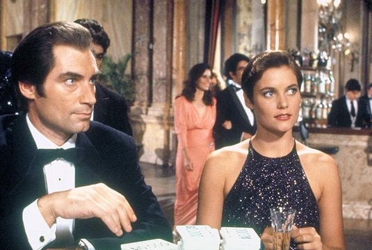 Dwightcrazy's tweet image. Happy birthday to #CareyLowell seen here with Timothy Dalton in "Licence to Kill" from 1989.