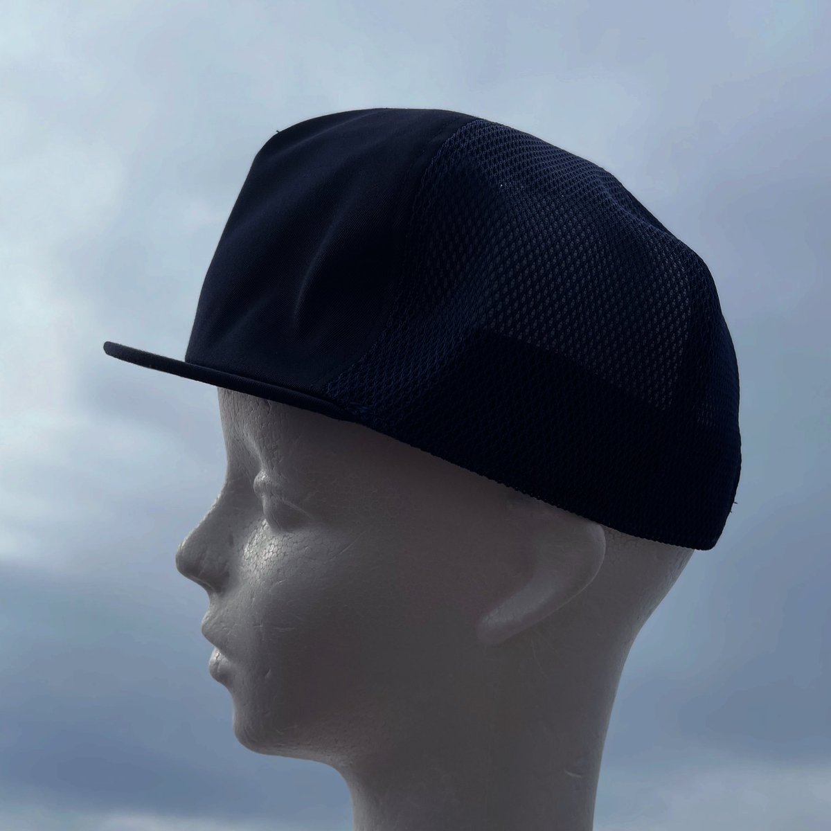 hatoyahat's tweet photo. 短庇作業帽は20個以上でのご注文をお願いしています。ただ、導入前に試してみたい、個人で被りたい方の為に弊社在庫商品に限って1個から��売しています。購入希望の方は「短庇作業帽のホームページ」からご注文ください。
https://t.co/fSiqeEYull

#短庇作業帽
#作業帽
#屋内用作業帽
#労災対策 https://t.co/JoudbQQ6m3