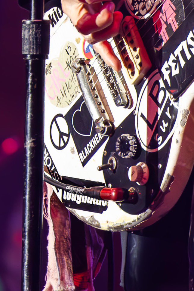 All hail the Queen Of (Divine) Noise!

<a href="/joanjett/">Joan Jett & the Blackhearts</a> at a <a href="/MusiCares/">MusiCares</a> event a couple of weeks ago 

Fantastic photos by Debi Del Grande 

#knowyourtone #instrumentcable #geartalk #guitarsdaily #guitartech #guitarleads #madeinportland #madeinoregon #vintageguitar
#joanjett