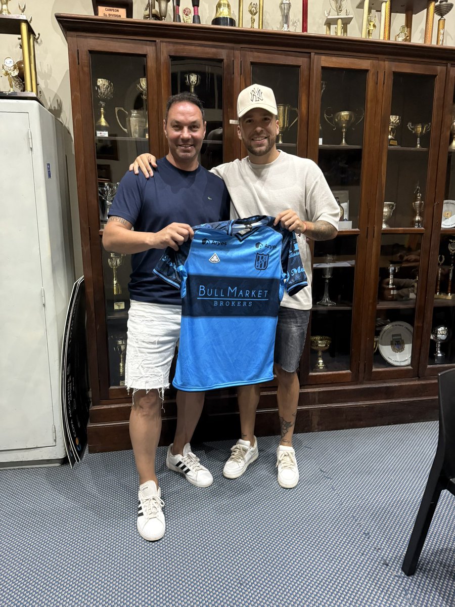 Mucha suerte Joaco en este nuevo desafío en el Club San Telmo. 

Que sea un gran año aportando toda la experiencia que tenes. 🤜🏻🤛🏻

Firma con <a href="/JoacoOchoaGi10/">Joaquin Ochoa Gimenez</a> en <a href="/clubsantelmo/">Club Atlético San Telmo</a> 2025
📄🖊️⚽️🙌🏻