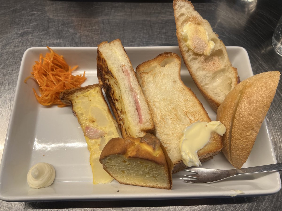 harumoepapa's tweet photo. 遅めモーニング🍞☕️
平日は空いてていい😌
#rustico4 https://t.co/D8xXxWakiu