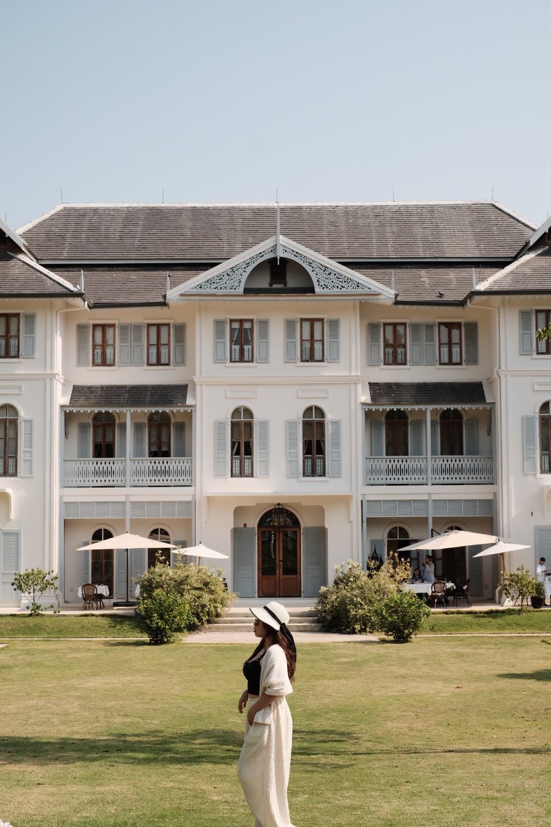 thomas_angley's tweet photo. Sela oh Sela, such a magical place. A good way to end the trip with beautiful architecture, spectacular service even though the waiter looked down on us at first, but the experience made up for everything, it's just so amazing, price is pretty steep thou. https://t.co/ZxB447xNMQ