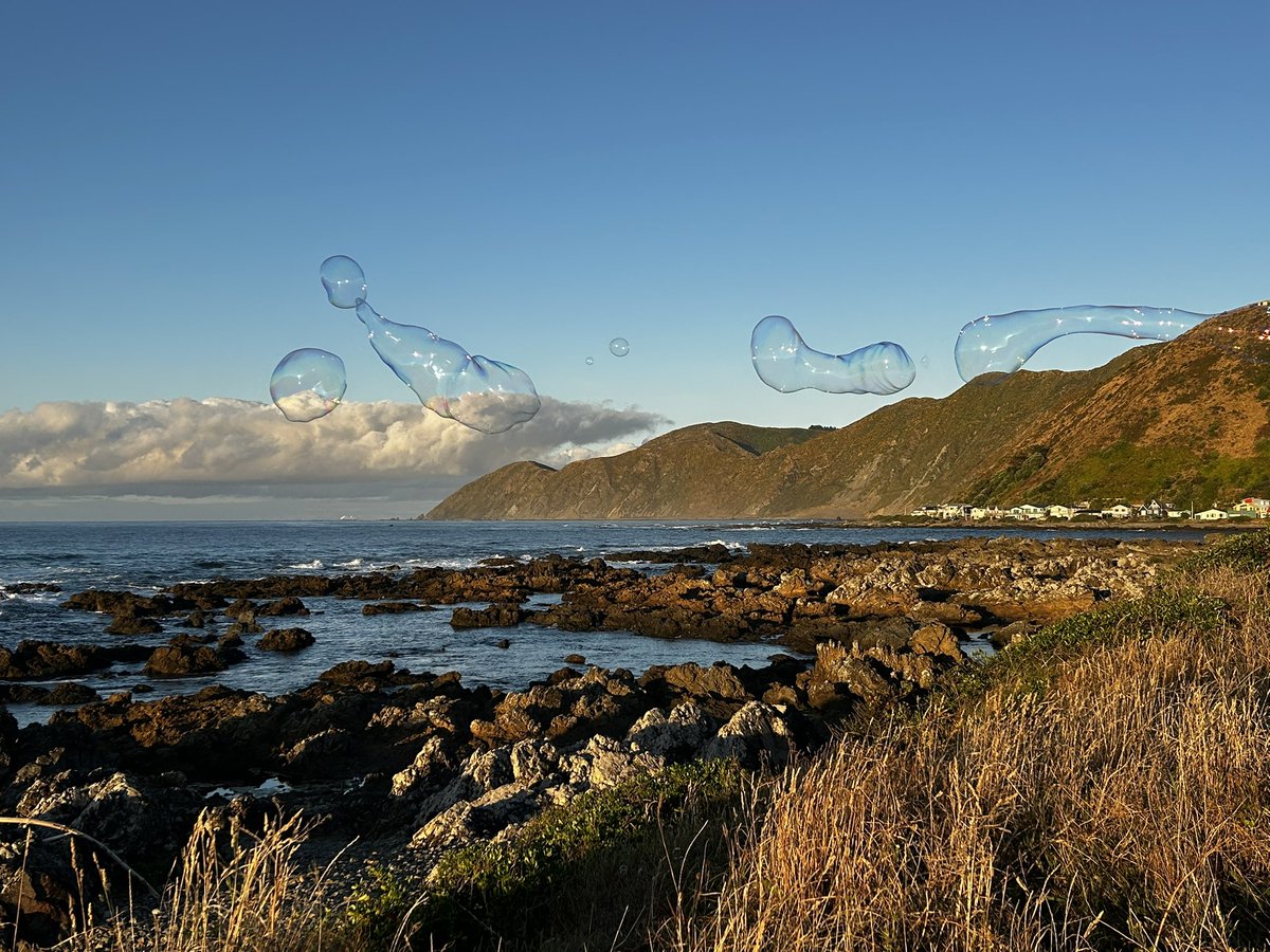 Morning sunrise and some bubbles in the bay
