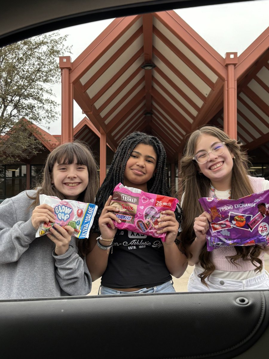 Montwood HS StuCo tweet media