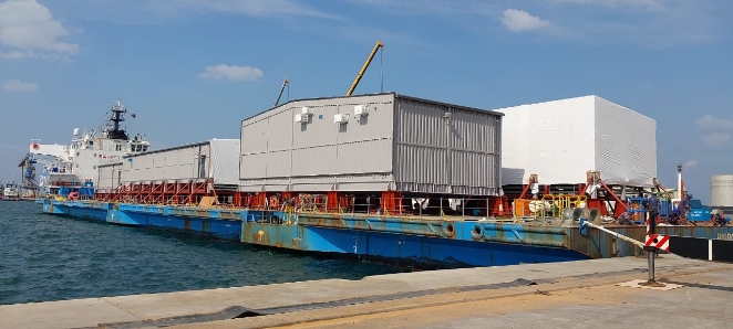 WCA_Projects's tweet photo. #ProjectSpotlight @FLEETLINESHPNG UAE Moves Massive 450MT Modules from Hamriyah FZE to Sharjah Port

Find more details: https://t.co/C7XnZksjBb

#WCAprojects #cargo #heavyequipment #container #heavyhaul #projectcargo https://t.co/dsVraliQSB