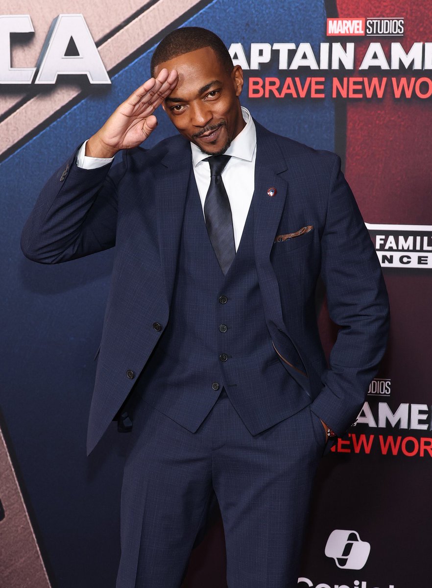 barnessgts's tweet photo. let’s hear it for captain america https://t.co/k2gmgCZWPt