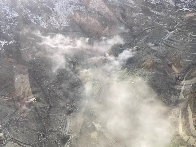 大涌谷キター!硫黄の匂い凄い!風が強い!寒い!!ロープウェイ揺れて怖い!!絶景! 