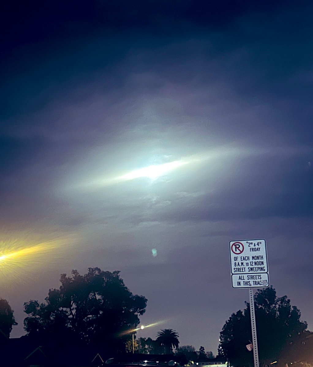 NKaravedas's tweet image. One more....#AfterDinnerWalk #Passeggiata #MoonVibes 🌘