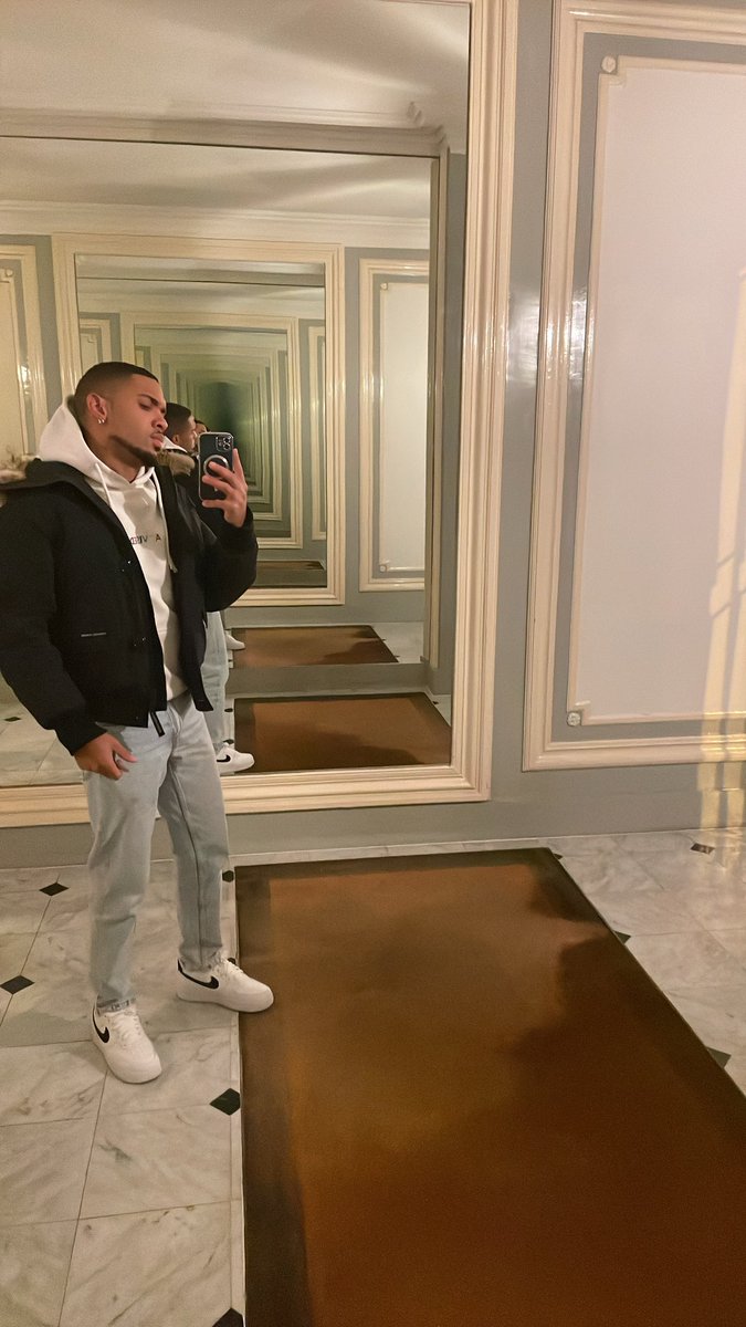 lasourcekillian's tweet image. 