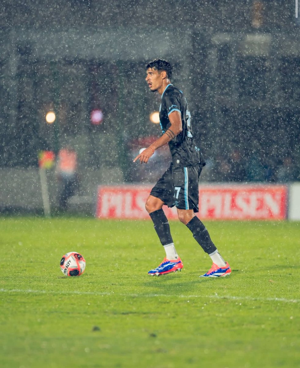 Que importante es Troilo cuando se le da confianza. Cuando esta así es por lejos el mejor central del equipo. Hoy estuvo firmo y no cometió errores. Para mi, de las figuras del partido. De yapa? Un gol para liquidar el partido. Siempre en tu barco Nano 👏🏼