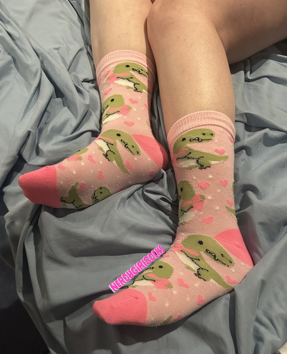 NerdyGirlSocks's tweet photo. I LOVE these cute dino themed Valentines Day socks! Just look at the little t-rexs holding the hearts! 1/2
#crewsocks #cutesocks #dinosaursocks #funsocks #girlsinsocks #newsocks #socksmodel #socks #sockselfie #socksgame #socksgirl #socksoftheday #sockstyle #sockswag #valentines https://t.co/Nv6dx0CCXz