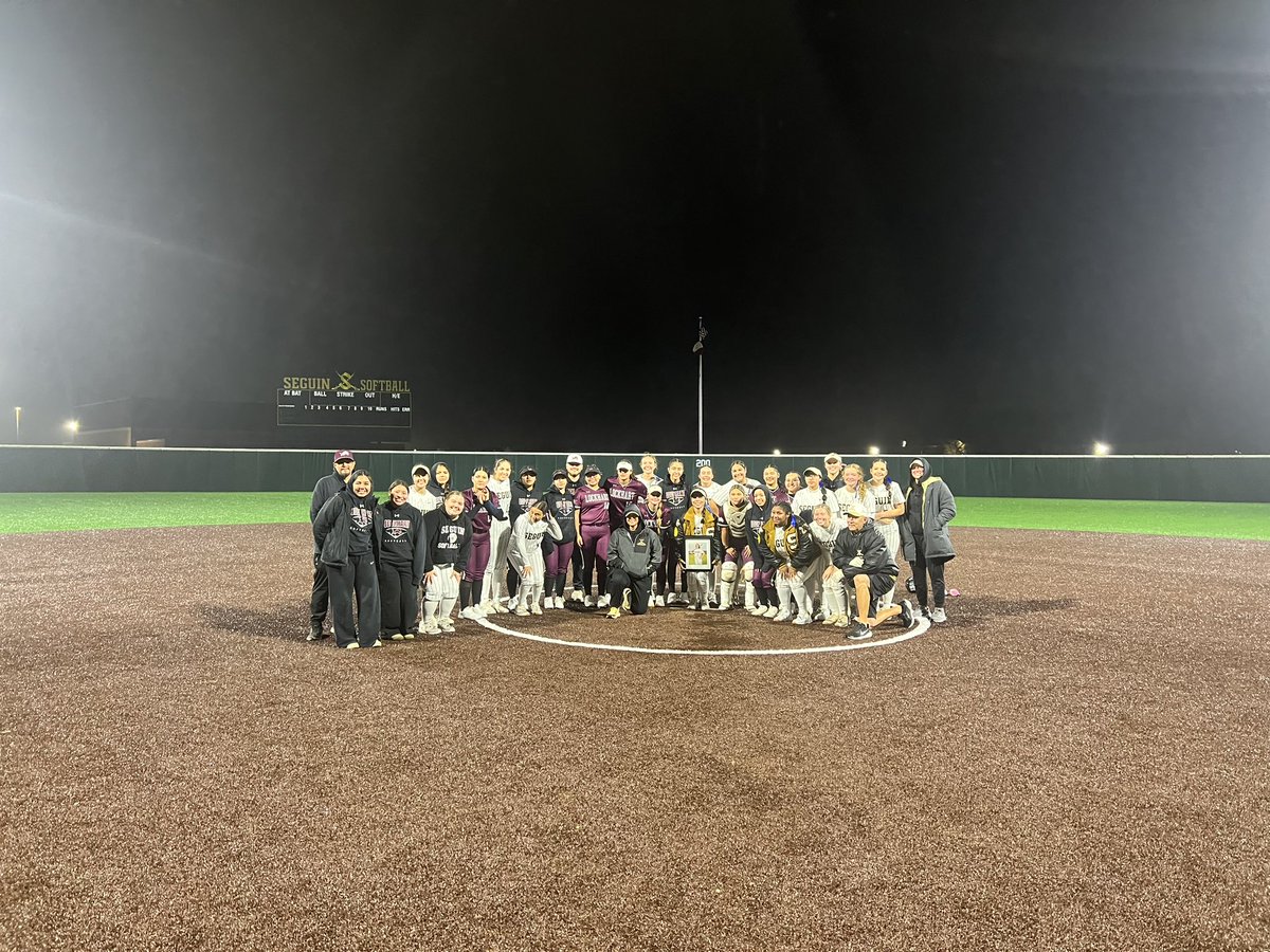 our first official game on our brand-new 🥎 field, &amp; what made it even more special was honoring Chloe in front of an incredible crowd. To top it off, we secured the win! Big thank you to Lockhart for your love and suppor. Chloe, this one was for you! 💙🦋