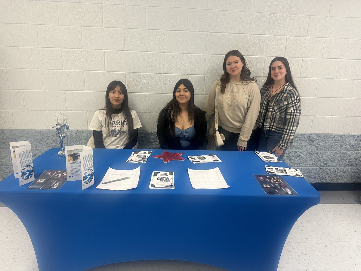 Thank you, parents, for attending today’s Open House! Your support and involvement make a huge difference in our students’ success. We appreciate you taking the time to connect with us! #StrongerTogether #HMSHawks