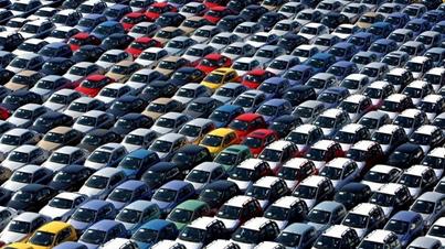 classcnbc's tweet photo. ++Crolla la produzione di autoveicoli in Italia: -43,4% su mese a dicembre 2024 secondo l'Istat, -29,1% nel 2024 rispetto all'anno precedente++ https://t.co/3hCGsecpHk