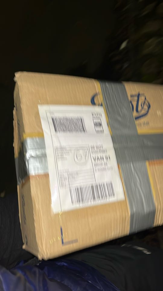 Colin Hicks (@virtualcolin) on Twitter photo I sold some stuff on eBay, sent the parcel via #evri, they say they delivered it and showed this "proof of delivery". Is this supposed to show where they left it? Now they're telling the buyer to "reach out" to me to sort it out! <a href="/evrisupportline/">Evri Parcel Support</a> <a href="/EvriDeliveryCom/">Evri Delivery UK</a> I sold some stuff on eBay, sent the parcel via #evri, they say they delivered it and showed this "proof of delivery". Is this supposed to show where they left it? Now they're telling the buyer to "reach out" to me to sort it out! <a href="/evrisupportline/">Evri Parcel Support</a> <a href="/EvriDeliveryCom/">Evri Delivery UK</a>