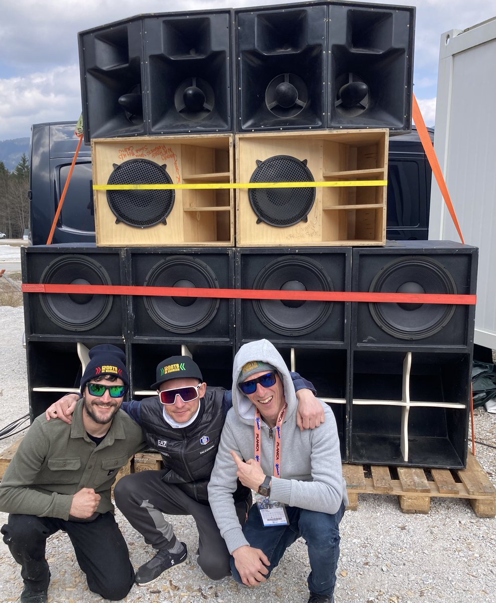 rootsinsession's tweet photo. Yes fans of ski jumping βοΈβοΈπ
.
In the end of march we are traditionally closings ski jumping season @PlanicaNordic inna soundsystem style.
.
#skijumpingfamily #planica #soundsystemmusic #dnb #reggae #dancehall #hiphop #jungle https://t.co/A41gF5VUpS