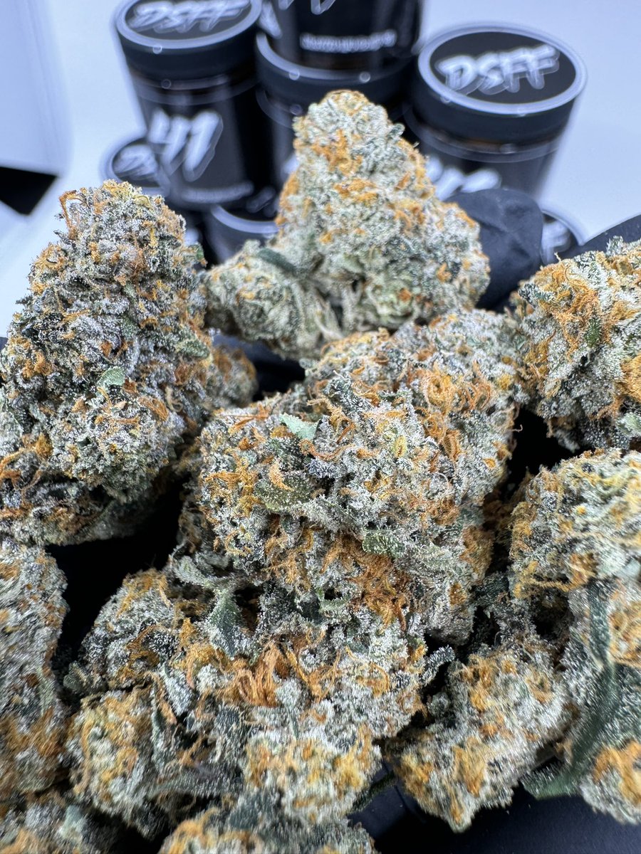 MY LATEST SMALL BATCH HAUL, ACQUIRED IN NYC ADDITIONAL IMAGES OF EACH STRAIN ARE ON MY PAGE IF YOU WANT TO RUB ONE OUT
*NOT FOR SALE*

(Part 1)
*Pictured Above In Order*
Permanent Marker
RS11
Pink Guava
41
PHOTO CRED 📸: @the_smacktographer