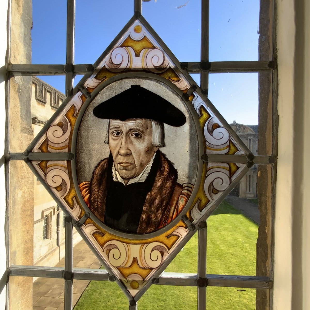 Today, St John's marks the anniversary of the death of its Founder, Sir Thomas White.

Likenesses of Sir Thomas can be found all around the college, but did you know that his philanthropy extended far beyond these walls?

Read more about his charity here: sjc.ox.ac.uk/discover/news/…