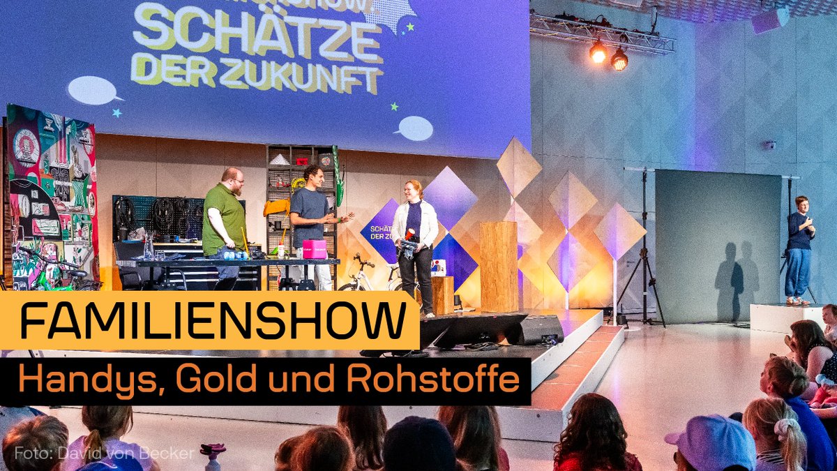 FuturiumD's tweet image. Handy kaputt – und jetzt? In unserer Familienshow seid ihr gefragt! Zusammen mit Julian Janssen, bekannt als „Checker Julian“, begebt ihr euch am 2.3. auf eine interaktive Spurensuche nach den Rohstoffen in unseren Handys.
👉 Mehr Infos und Tickets: futurium.de/familiensonntag