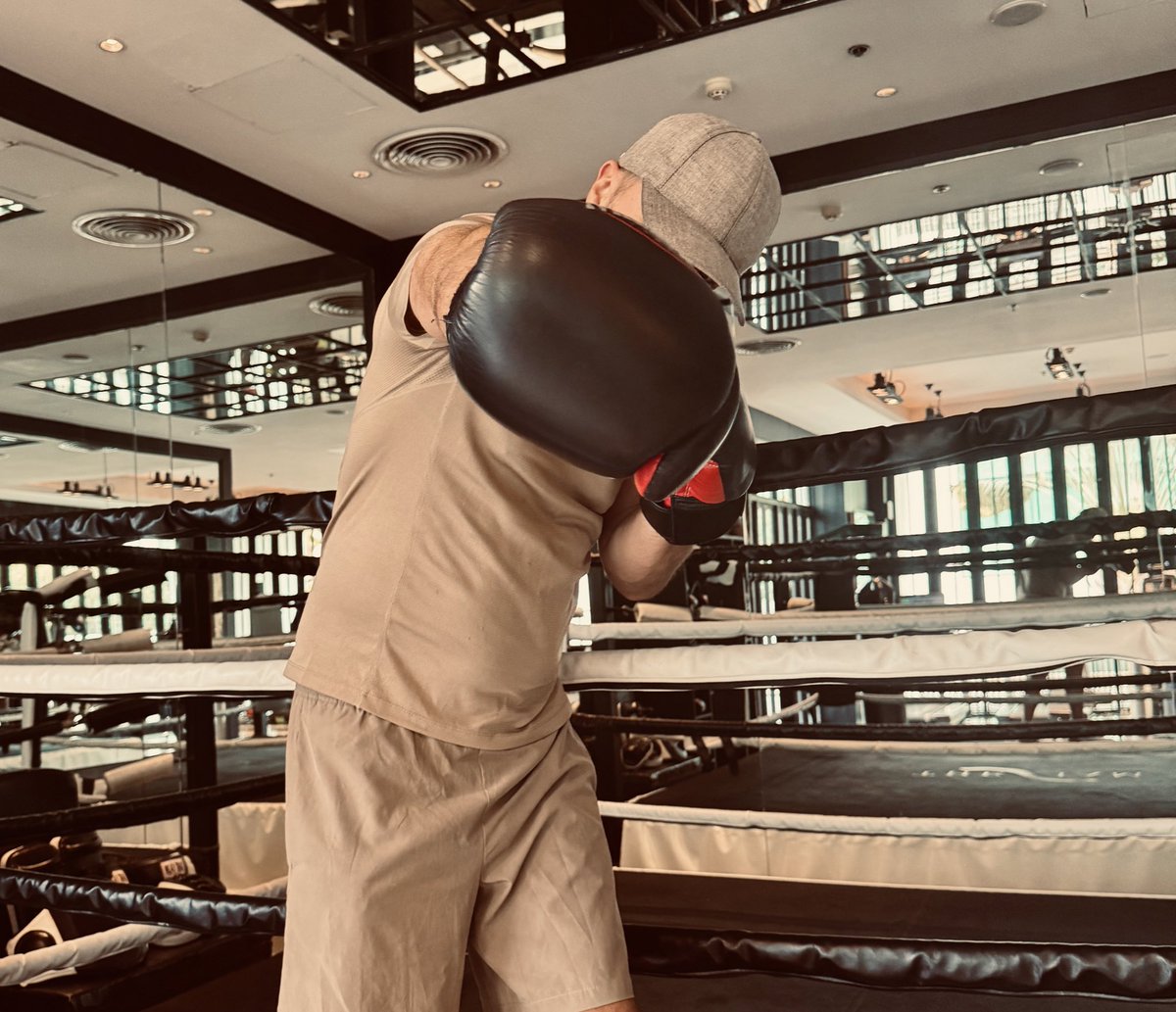 davefused's tweet image. Boxing, like magazine publishing, is about rhythm, patience and knowing when to strike. 

Some days, you dance. Other days, you take a hit and keep moving forward. 

Either way, you show up, gloves on, ready for the next round.