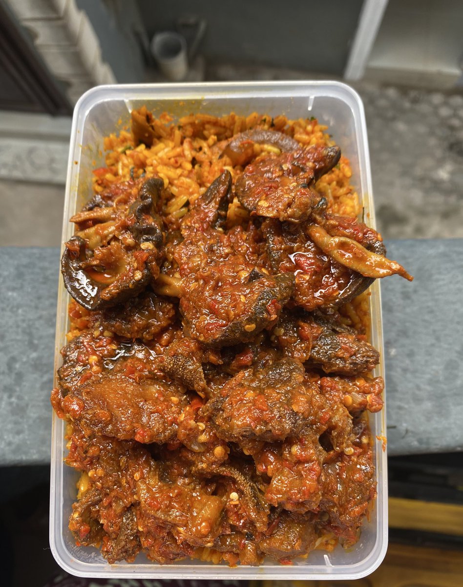 _MummyMo's tweet image. Highlights of today’s orders:

Cowleg Ogbono✅

Efo riro✅

Egusi✅

Native rice x snails with beef &amp;amp; Inu eran cuts ✅