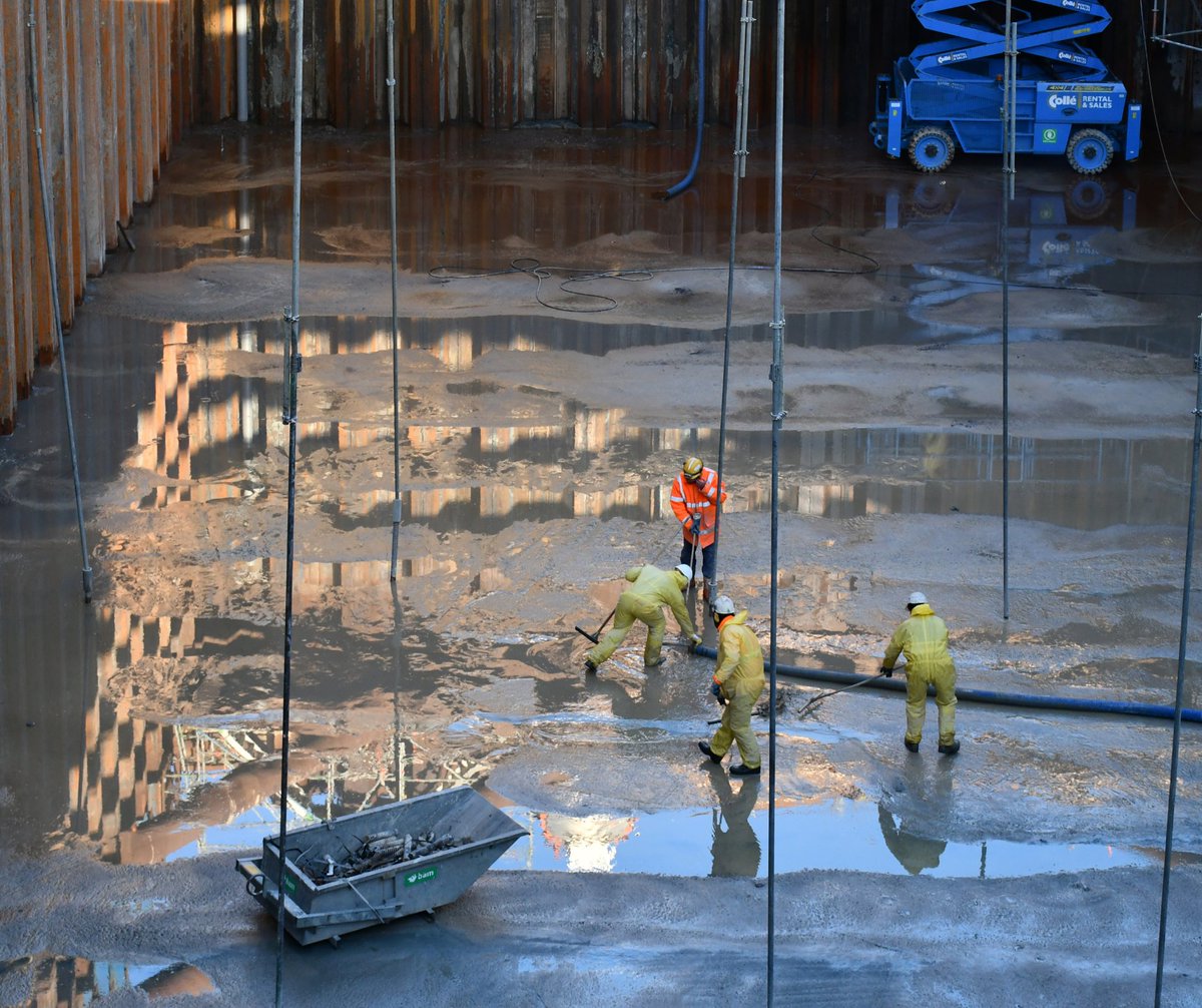 deafsluitdijk's tweet image. Maar dit viel binnen de marge, dus kunnen we zeggen dat alles volgens plan verliep 💦💪
😉 #bouwtechniek #fundering #woensdagweetje