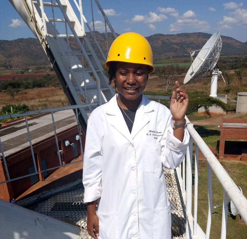 PadaPlatform's tweet photo. #WC on another young woman in STEM @passiemaremudze Among many desires for 🇿🇼 she expresses one of them below
“I envision a future where girls actively participate in discussions related to technology and contribute innovative solutions to our national challenges.” #IDWGS2025 https://t.co/ocSMo1KjoQ