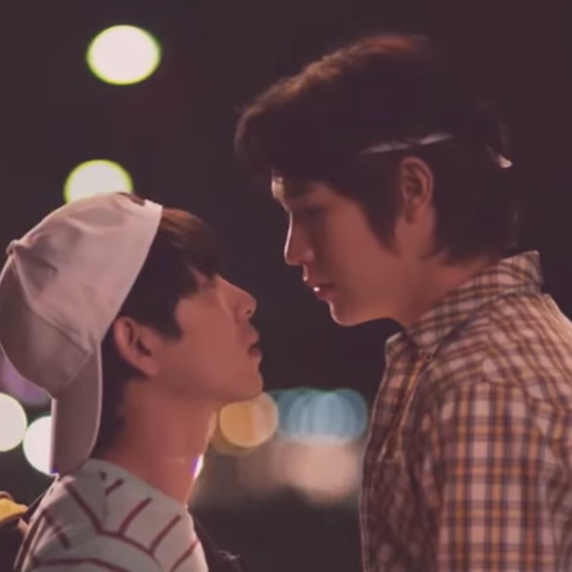 rryupat's tweet image. help, i'm still at the restaurant.

#CloseFriend #JimmyTommy #mii2 #meknight #Domundi #tommysittichok #jimmyjimmoi