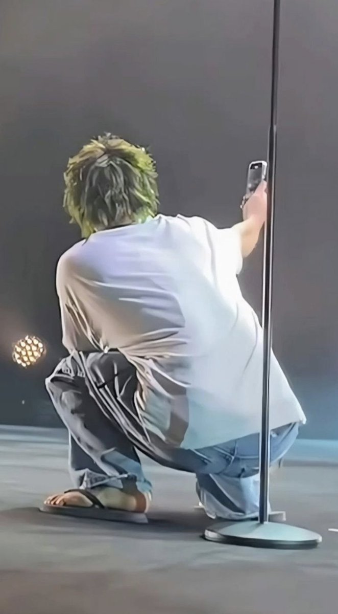 これを見た人は無言で後ろ姿の画像を貼れ ＃藤井風