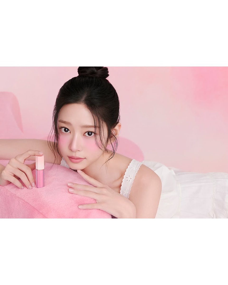 mingdays27's tweet photo. 첫사랑
@deardahlia_kr 
#김민주 #민주 #밍들레 #minju #ミンジュ https://t.co/SNRqgOPBD6