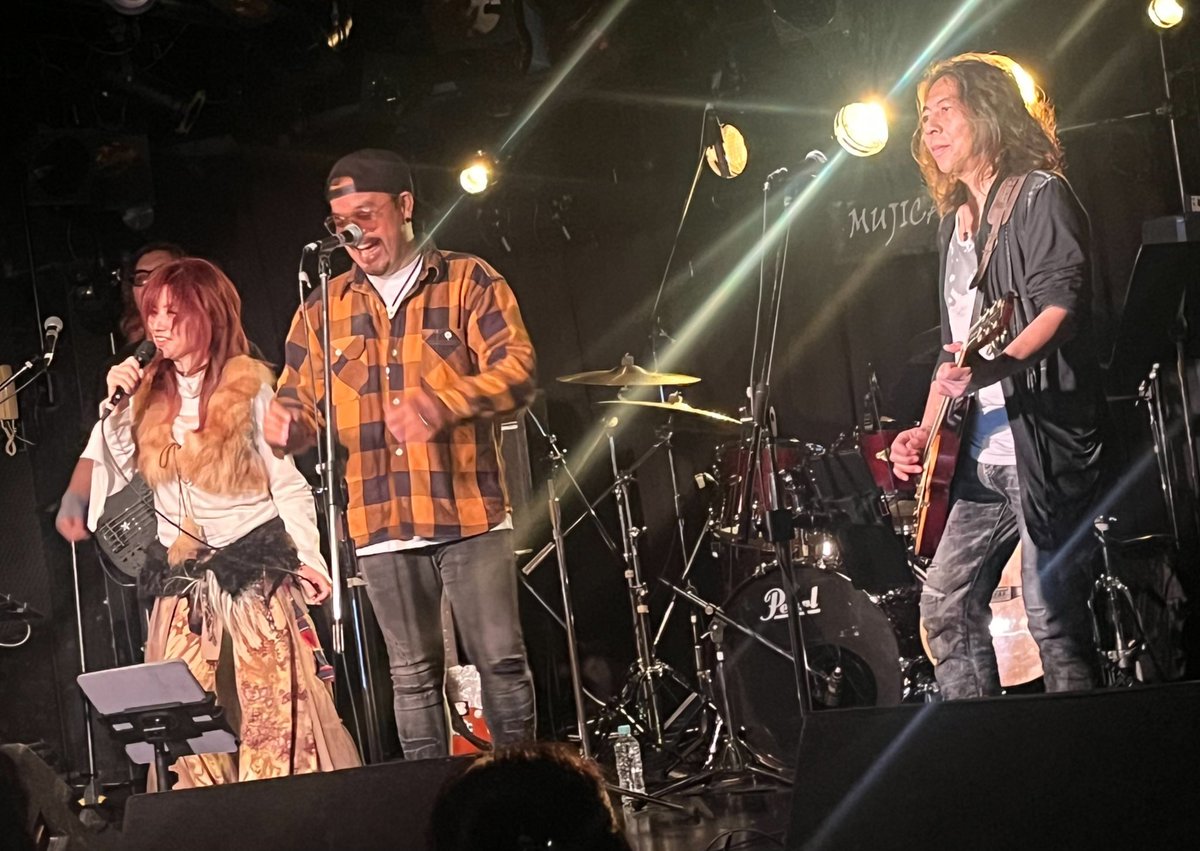 東名阪ツアー終了✨️ご来場の皆様ありがとうございました、
狂ったように盛り上がるバリ人に、俺もJunも演奏中大笑いw
Rocka★Frankenstein/Jun Bintang
画像のこの3人で2月23日ウブドUpToDateでやります🎵
#ロッカフランケンシュタイン　#ロカフラ　#junbintang #ウブド　#bali #バリ島