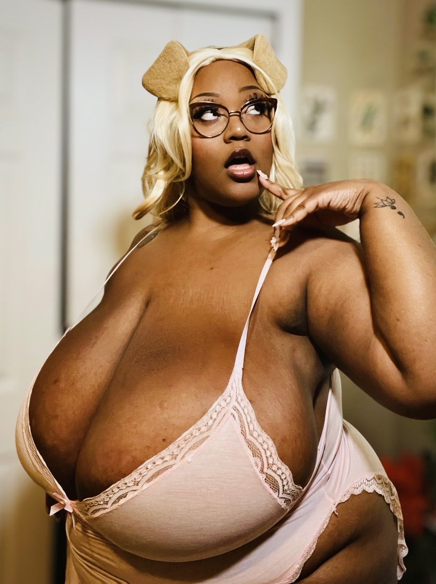brooks4Bz's tweet photo. 🍉🍆🍉😍🍔🥰🔥🔥🔥🔥🔥 https://t.co/8oSl39no5M