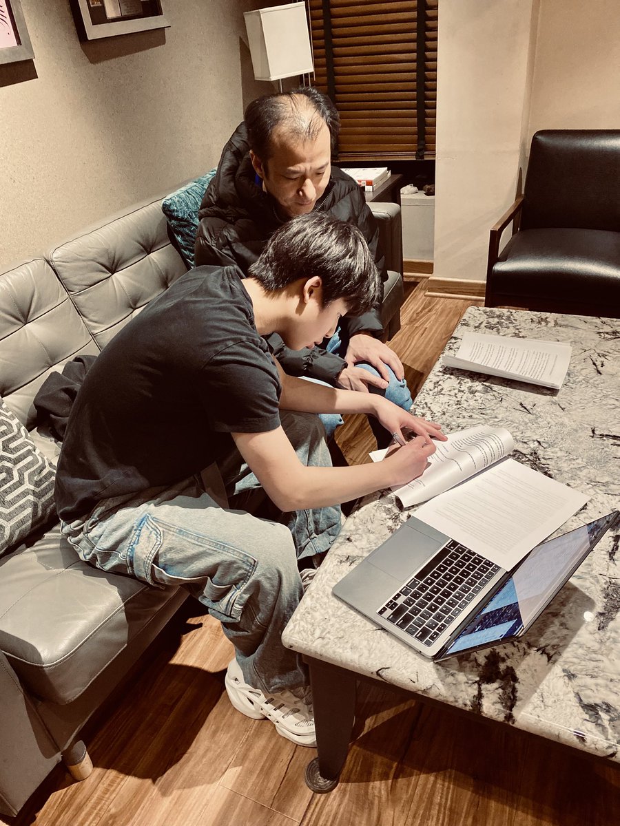 DjayCas's tweet photo. Signed another producer today with @RushDeeOfficial this year we’re going to show yall how to build empires with your producers. #WorkingonaPlaque #BeGenius https://t.co/XHPoMtu2wR