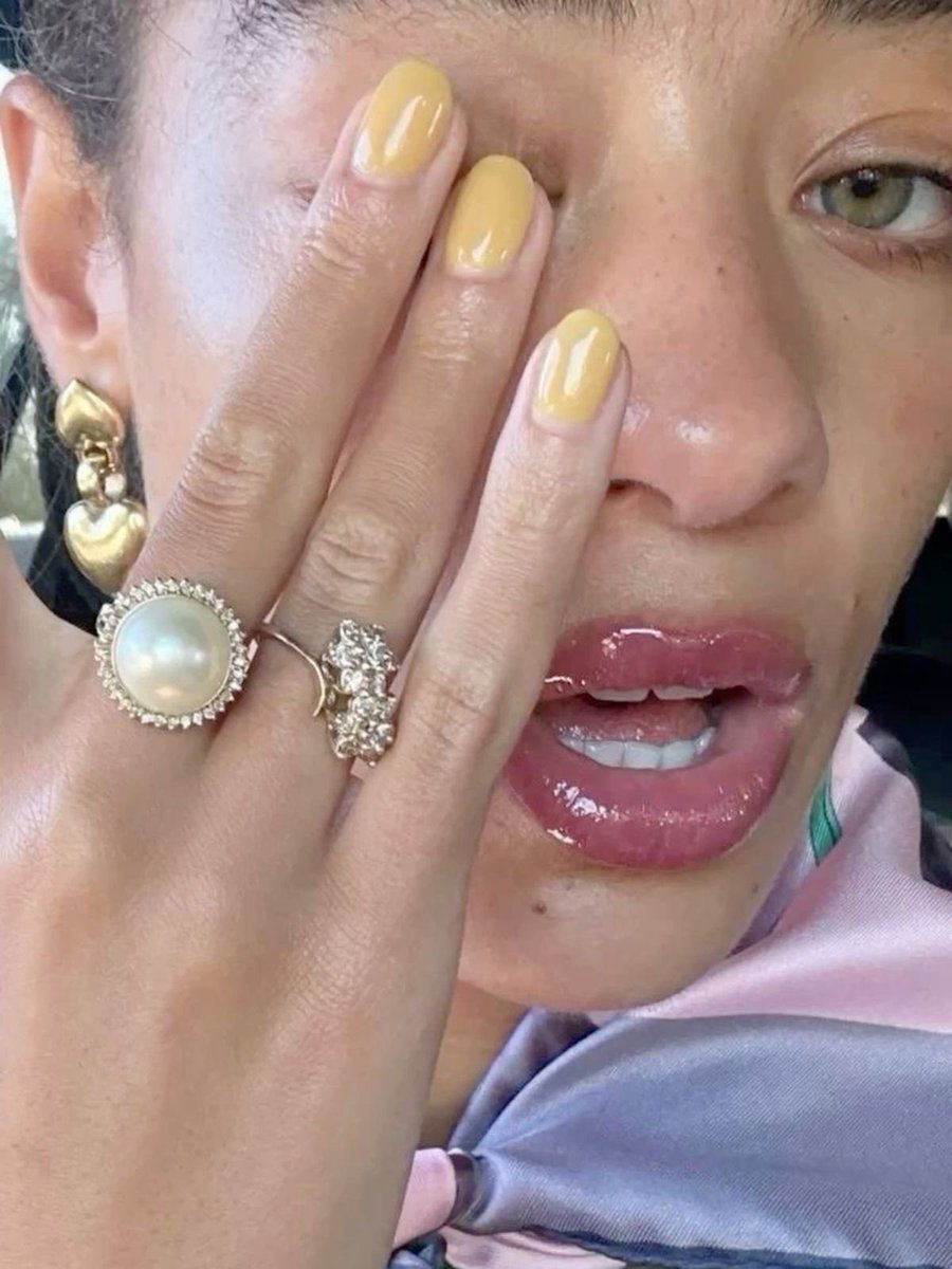 CAROLINE tweet media