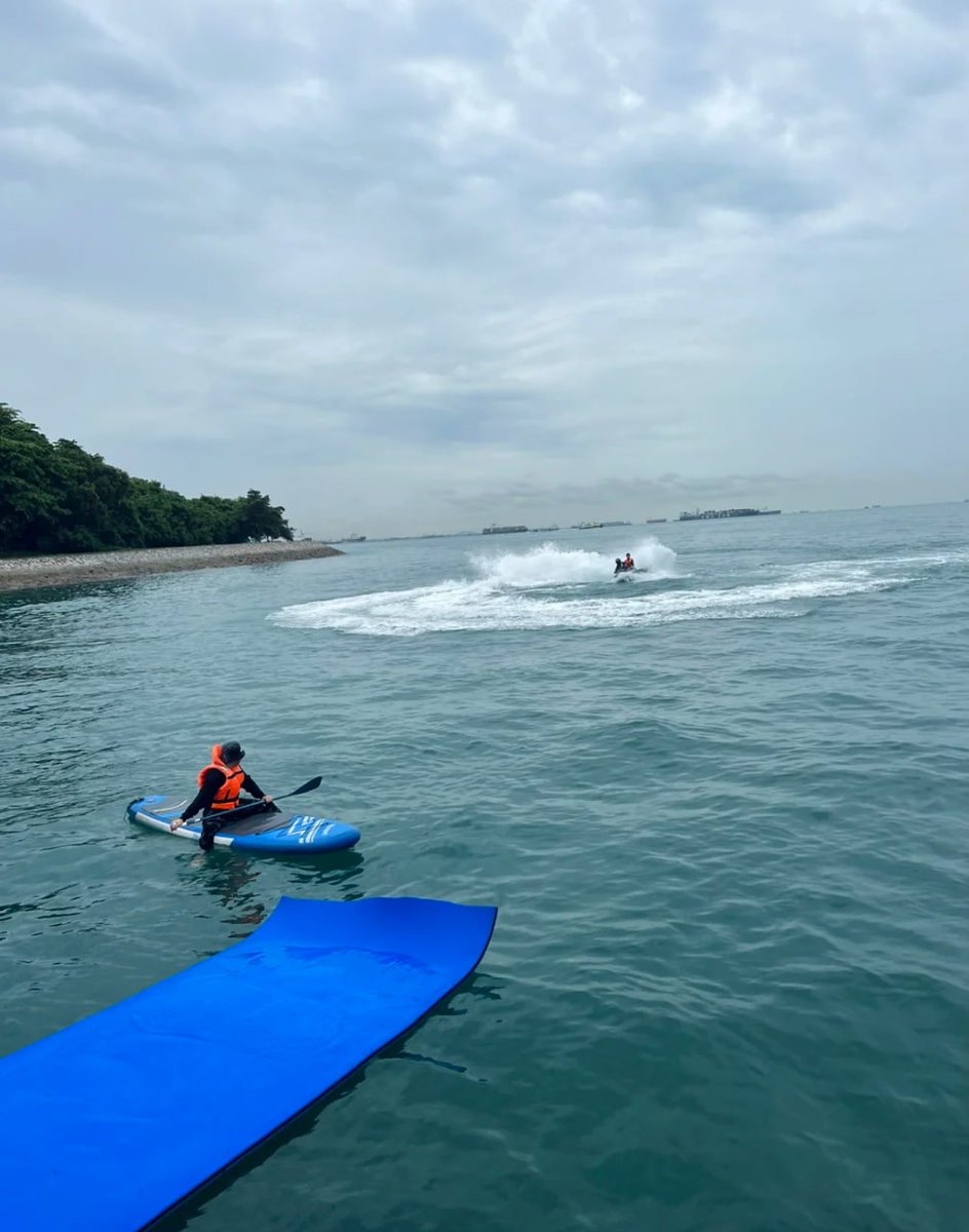 Socialsvb's tweet image. Where the water is calm, but the adventure never stops. 🚤🌅