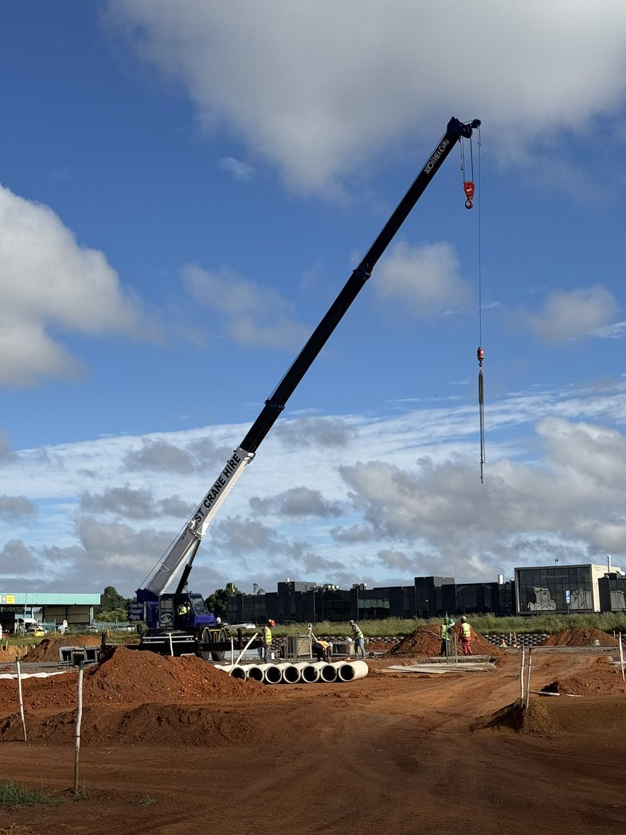 golfstar1526's tweet photo. Foundations started. https://t.co/yblIPgqiKO