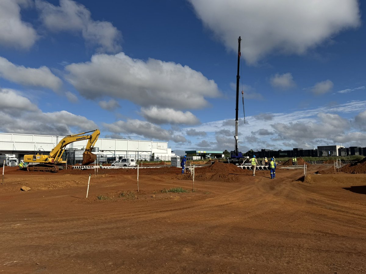golfstar1526's tweet photo. Foundations started. https://t.co/yblIPgqiKO