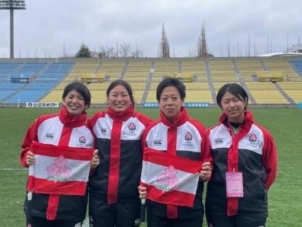 JapanRugbyMinna's tweet photo. 試合前のレフリー舞台裏に密着！

#池田韻 さんら多くの女子レフリーが集結した #女子選手権 🌸🙌

普段、試合前にどのような準備をしているのか？
レフリーによってもルーティンが異なり一人ひとりのこだわりが見えます✨

ぜひレポートをご覧ください💁
https://t.co/XUNtEZTxTy

#みんなでラグビー https://t.co/kJhDPU2G21