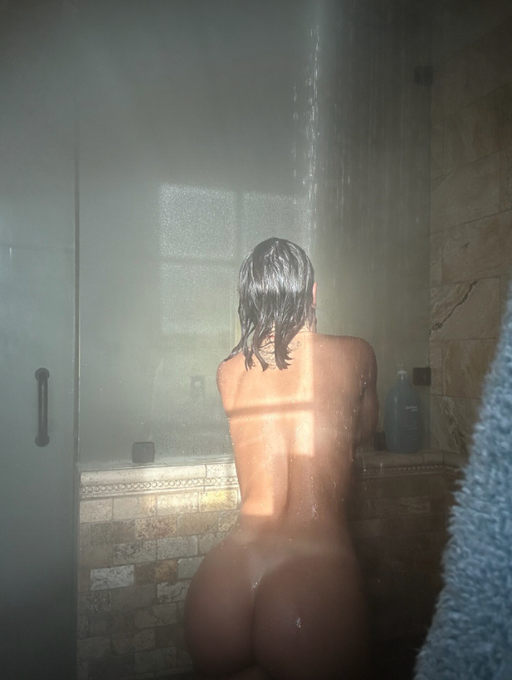 😘 Your turn&hellip; what should I do next? Comment below! https://t.co/34scwwft5h