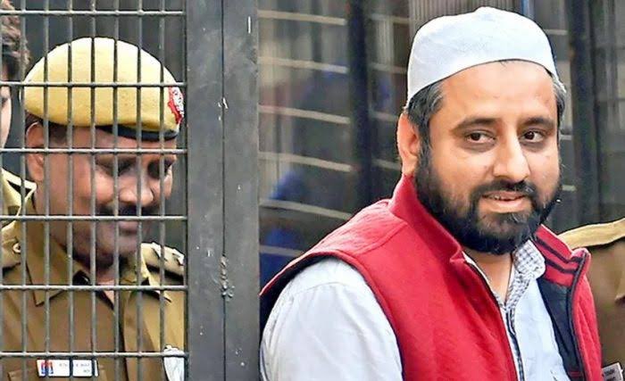 eOrganiser's tweet image. BIG: Delhi Police likely to invoke MCOCA against AAP MLA Amanatullah Khan; arrest imminent.  

He recently helped proclaimed offender Shavez escape from Crime Branch custody.

#AmanatullahKhan #AAP #Okhla