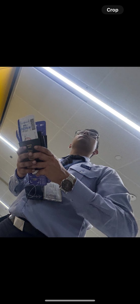 ajith10010's tweet photo. PNR : ATIR4F
Date: 11/02/2025
Time: 7.50Pm Departure time

This is the guy who took our passport 
His Number: +91 7460001407
(3/3) https://t.co/B3fGY0CW3p