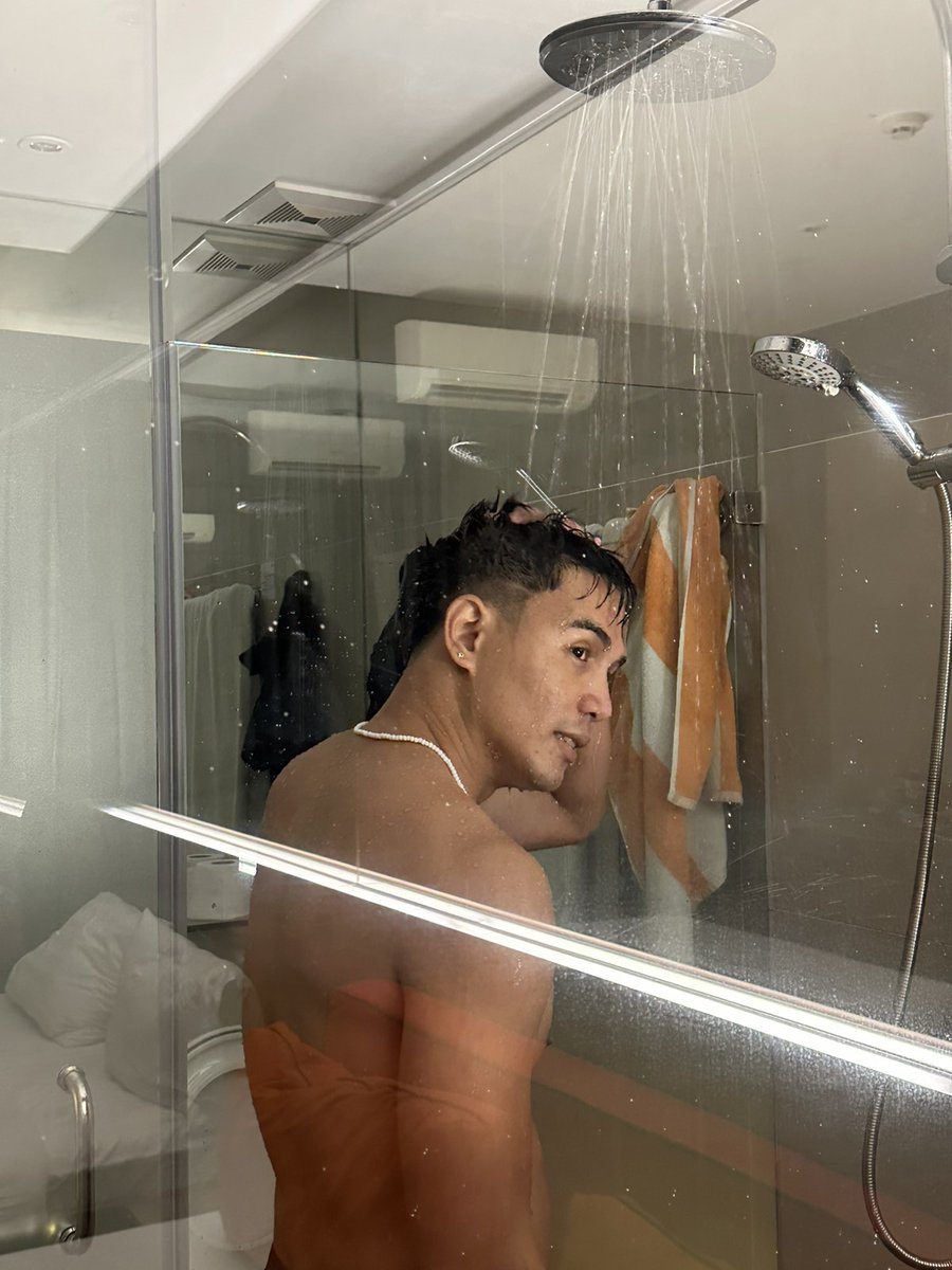 Tom_walker01's tweet photo. Samahan moko mag shower🚿 https://t.co/nzLnWzwxJJ