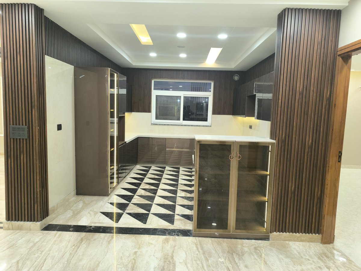 happyestates's tweet photo. Exclusive Listing! 🏡
Discover luxury in Greenfields, Faridabad – 4BHK with 4 spacious washrooms, stilt parking, and a private lift. Enjoy east-facing park views and a modern, elegant interior. The perfect blend of style and comfort! DM for a tour.

#FaridabadRealEstates https://t.co/v6UX2X9fNM