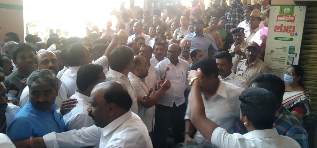 Abdul Wajid (@awajid33) on Twitter photo Protest against METRO Fare hike by central government in front of Mahalaxmi Metro station bengaluru #DCCNORTH <a href="/KPCCPresident/">D K Shivakumar, President, KPCC</a> <a href="/kcvenugopalmp/">K C Venugopal</a> <a href="/rssurjewala/">Randeep Singh Surjewala</a> <a href="/DKSureshINC/">DK Suresh</a> <a href="/timesofindia/">The Times Of India</a> <a href="/tv9kannada/">TV9 Kannada</a> Protest against METRO Fare hike by central government in front of Mahalaxmi Metro station bengaluru #DCCNORTH <a href="/KPCCPresident/">D K Shivakumar, President, KPCC</a> <a href="/kcvenugopalmp/">K C Venugopal</a> <a href="/rssurjewala/">Randeep Singh Surjewala</a> <a href="/DKSureshINC/">DK Suresh</a> <a href="/timesofindia/">The Times Of India</a> <a href="/tv9kannada/">TV9 Kannada</a>