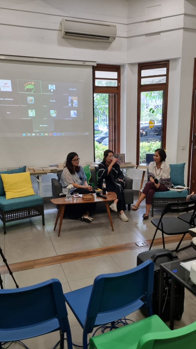 Talkshow Perempuan Adat, Diskriminasi dan Praktik Baik oleh KEMITRAAN dan koalisi RUU Masyarakat Adat. Berbagi kisah inspiratif para perempuan adat dalam memperjuangkan haknya