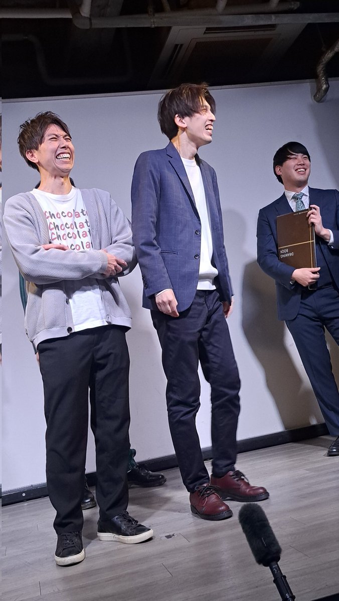 #マジマジライブ
#本当本気ライブ

ネタはもちろん、1組ずつネタ順に前に出て何かしてくれるからアフターケアは何をするのかわくわくしてました(*´∀)ﾉ

prank(ぷらんく)って名前でYouTubeやってます🎤🍫🐭💪　#プランクノユーチューブ　のショート再生数どっちか多いかやります‼の📷✨←