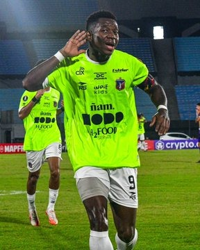 cronometro21's tweet photo. #futbolvenezolano El @Monagas_SC  dio la campaña en en la fase previa de @copasudamarica  al vencer 2-0 a @DefensorSp con goles de Tomas Rodriguez y Andres Romero 👏👏👏👏👏
#futve https://t.co/ezRMU9Qowa