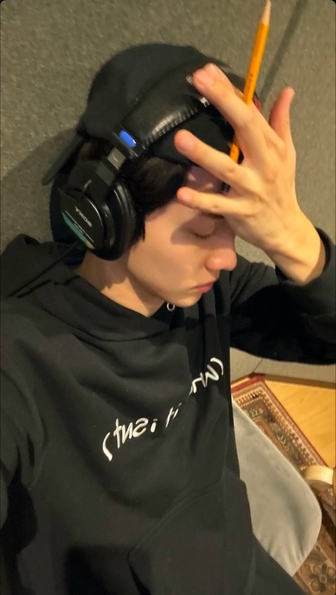 jcmsource's tweet image. __qfeed__ instagram story #큐